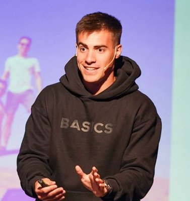 Sergio Beguería, creador del podcast Tengo un Plan y experto en marca personal y YouTube.